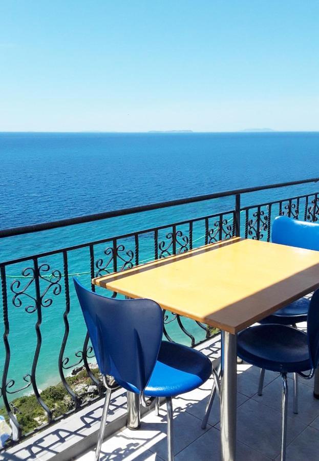 Hotel Odhisea Qeparo Ngoại thất bức ảnh