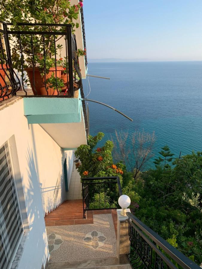Hotel Odhisea Qeparo Ngoại thất bức ảnh