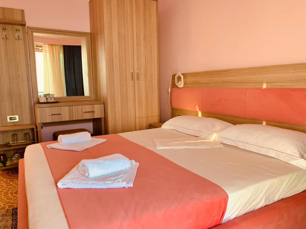 Hotel Odhisea Qeparo Ngoại thất bức ảnh