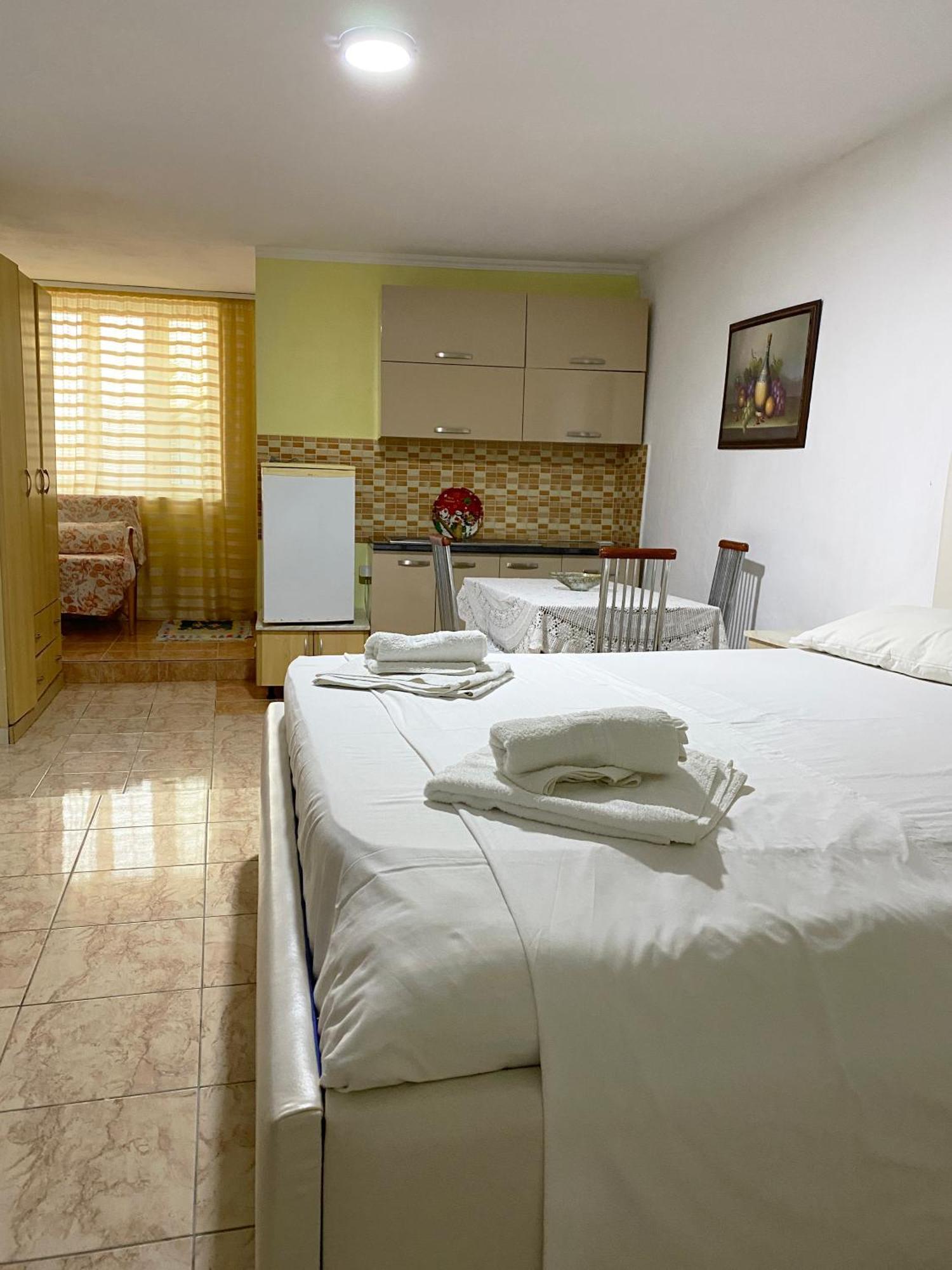Hotel Odhisea Qeparo Ngoại thất bức ảnh