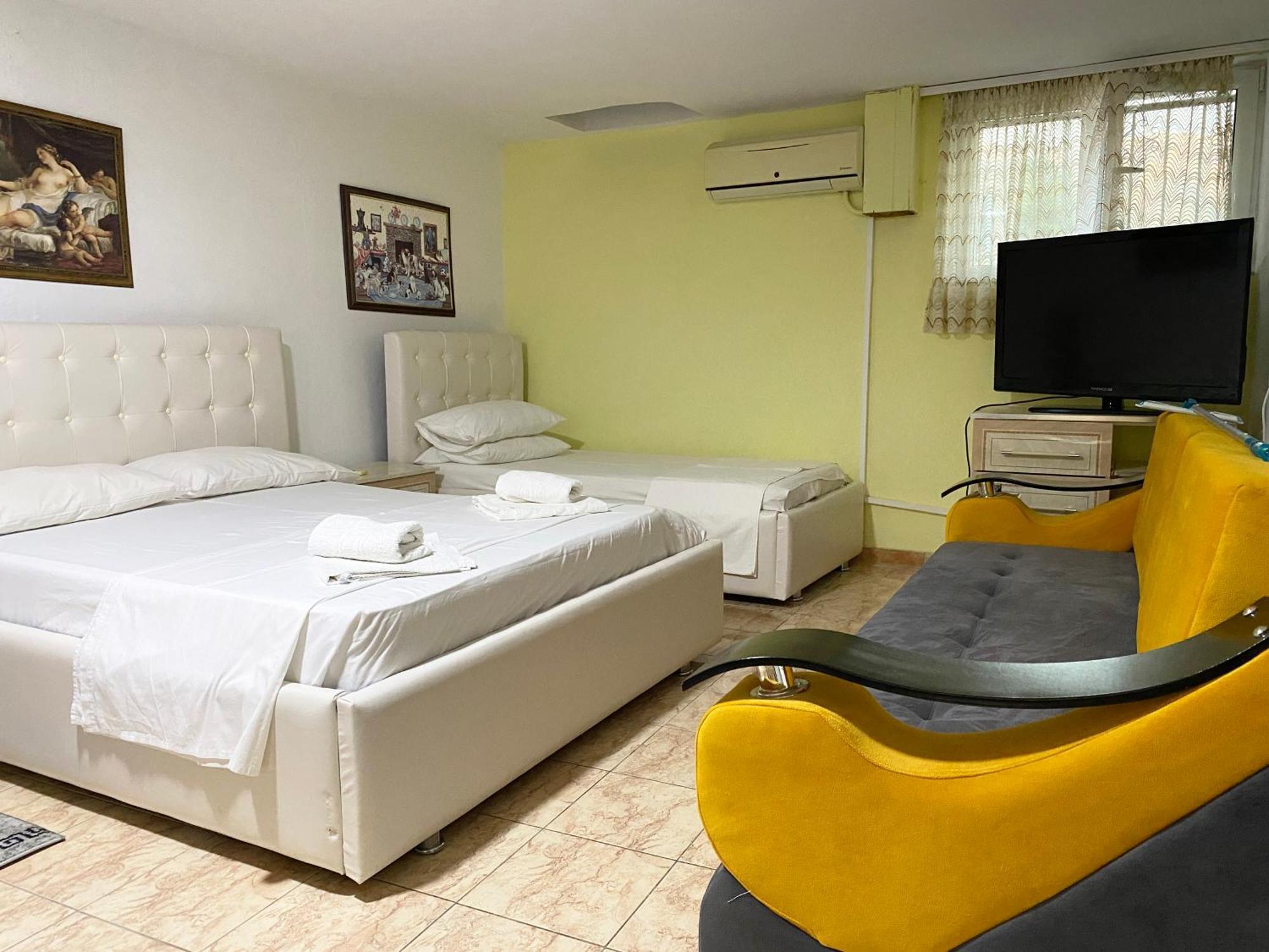 Hotel Odhisea Qeparo Ngoại thất bức ảnh