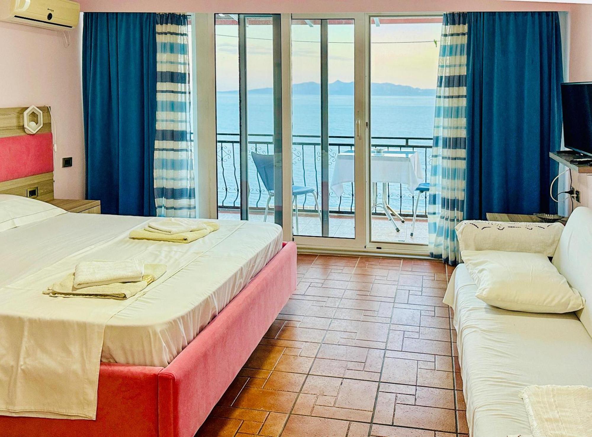 Hotel Odhisea Qeparo Ngoại thất bức ảnh